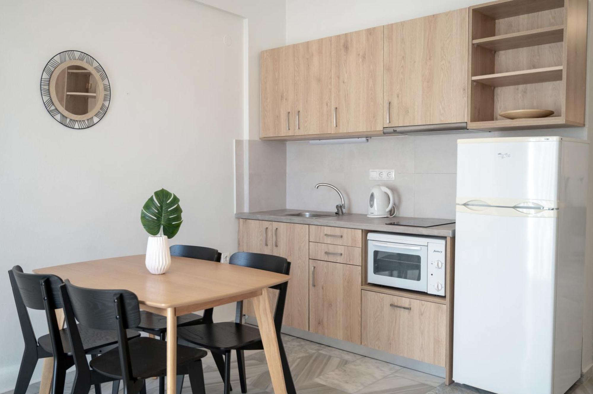 Mardinik Hotel Apartments 罗希姆诺 客房 照片